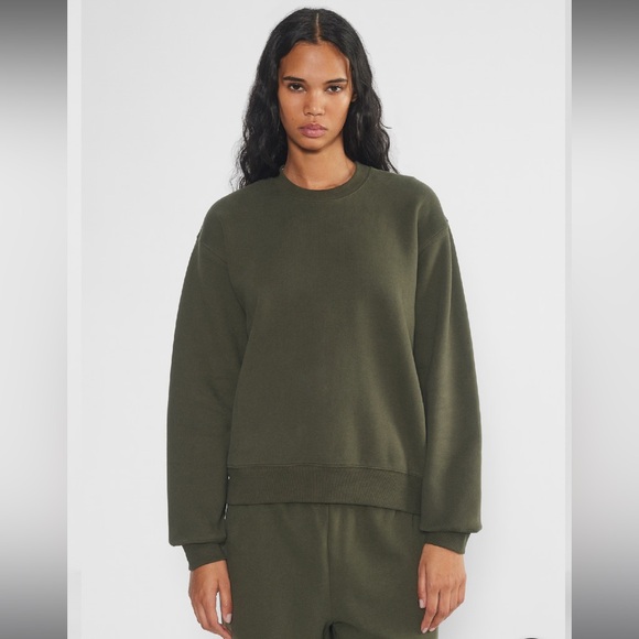 Aritzia Cozy Sweatfleece Perfect Crew Sweatshirt - Picture 1 of 6